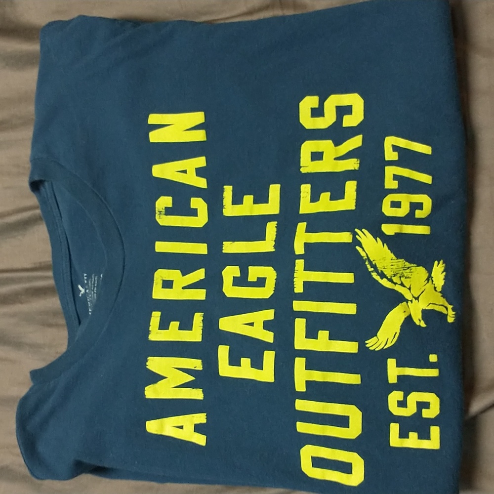 LIKE NEW MENS XL AMERICAN EAGLE LONG SLEEVE TSHIRT